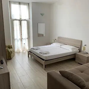 naviglio-milano-apartment.italymilanhotels.net/
